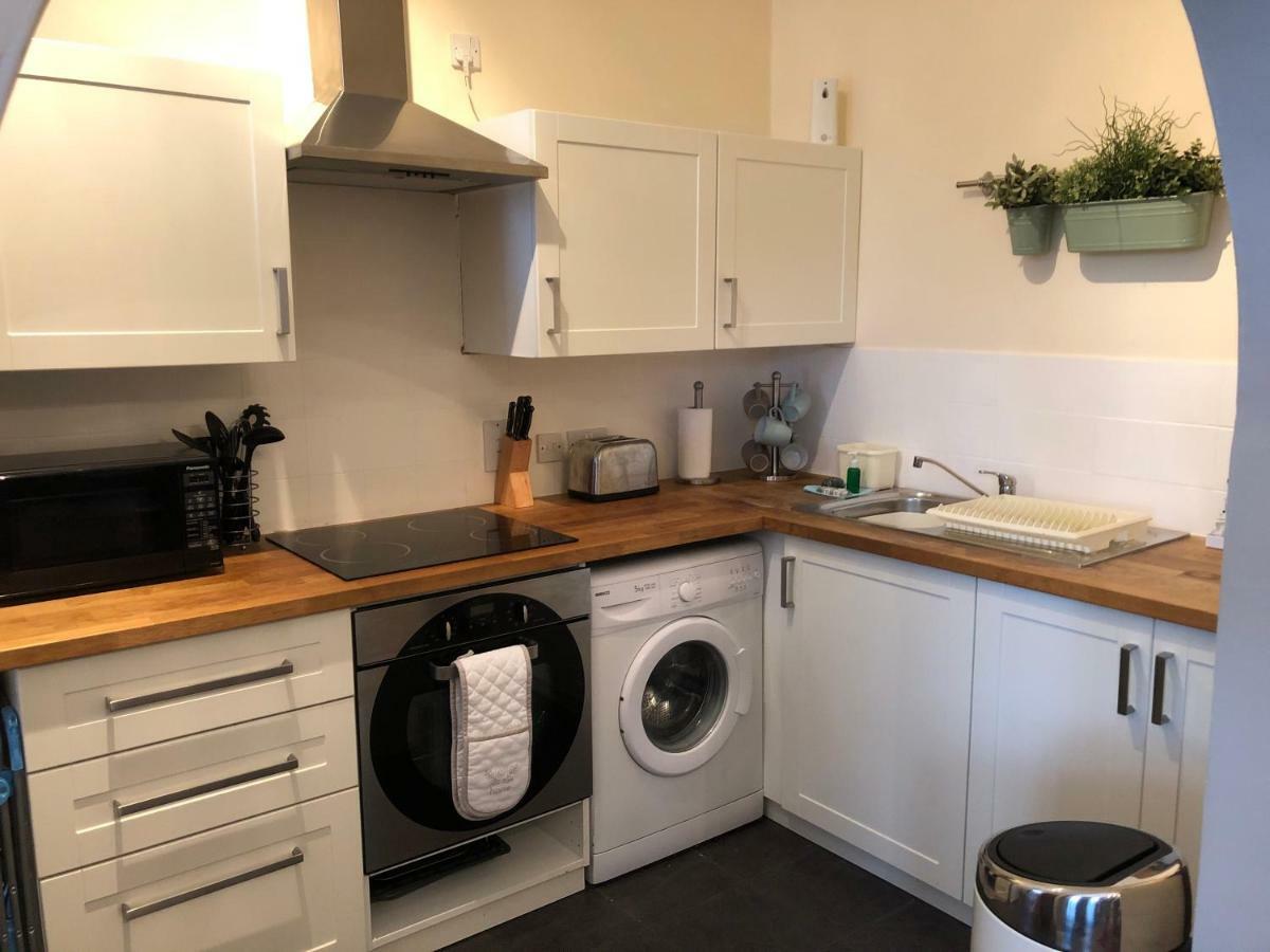 Number 10 Service Apartment - Danes Southampton Kültér fotó